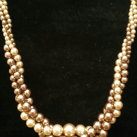 Necklaces - Picture 5 of 6